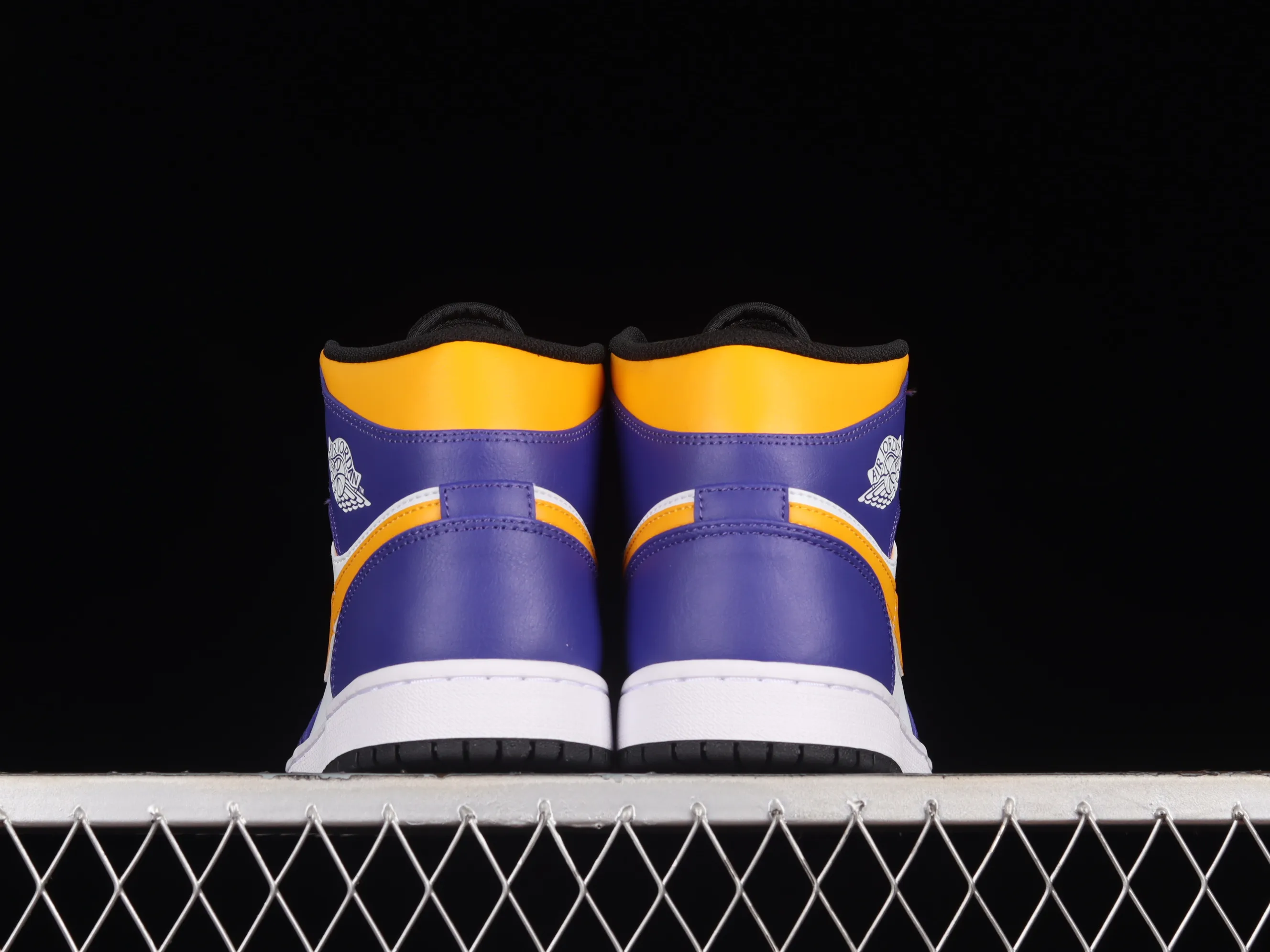 All categories Air Jordan Jordan series basketball shoes Air Jordan 1 Mid G version pure original Air Jordan 1 Mid "Lakers" AJ1 Joe 1 Lakers color matching Chinese basketball shoes DQ8426-517